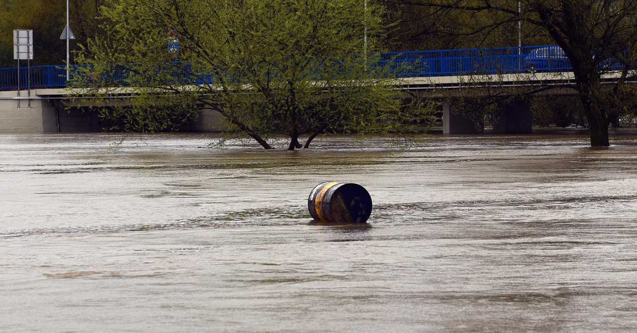 V Karlovcu in Zagrebu zaradi naraščajočih vodostajev rek Kupa in Sava veljajo redni ukrepi za obrambo pred poplavami