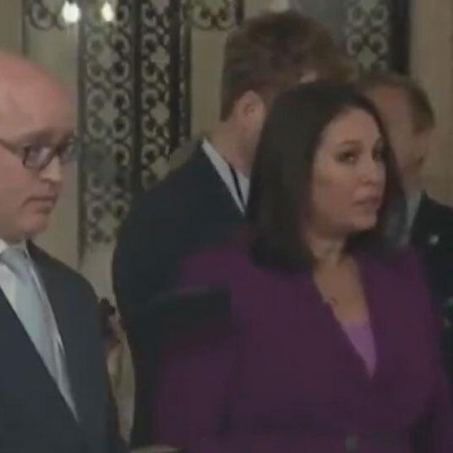 Nancy Cordes (desno)