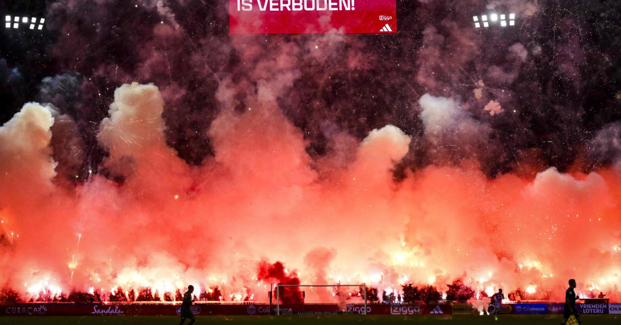 VIDEO Pogledajte bakljadu neviđenih razmjera zbog koje je prekinuta utakmica: ‘Ovo je jednostavno ludo‘