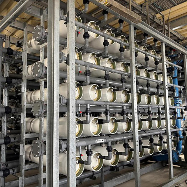 Oprema s osmotskim membranama u osmotskoj elektrani u Fukuoki