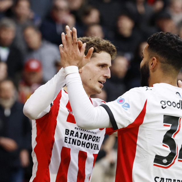 Guus Til i Ismael Saibari