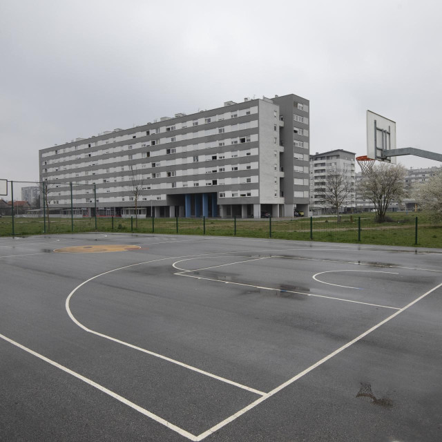 U Hrvatskoj ima 600 tisuća praznih stanova i većinom su u privatnom vlasništvu. S obzirom na to da su porezi na prazne nekretnine niski, a cijene stambenog kvadrata neprekidno rastu, prazan stan i dalje je najpovoljniji oblik štednje