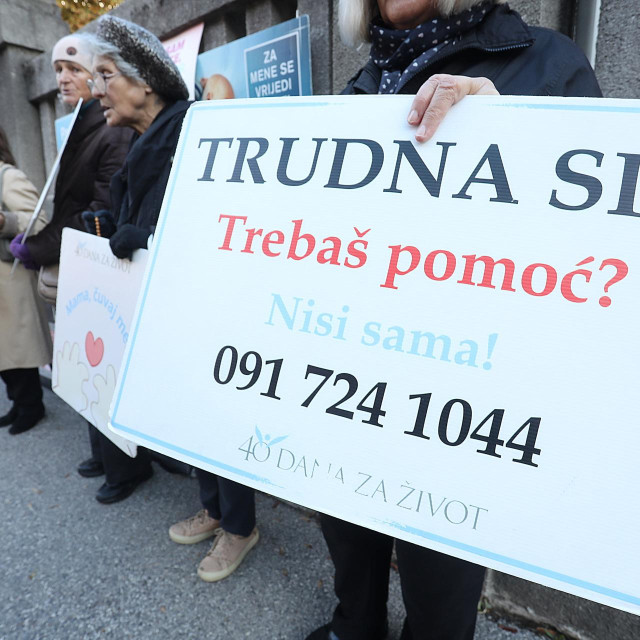 Članovi udruge 40 dana za život