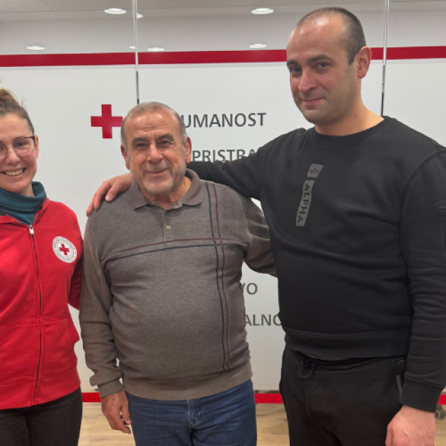 Otac i sin ujedinjeni nakon gotovo četiri desetljeća