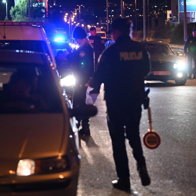 Policija noć ilustracija