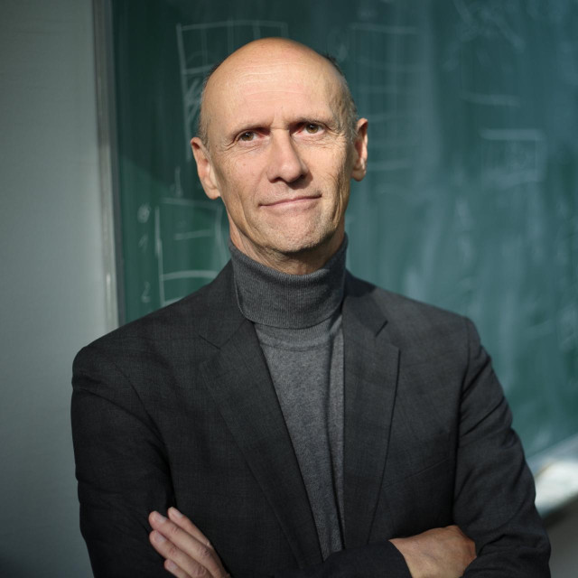 Akademik Sven Lončarić, voditelj Laboratorija za obradu slike i redoviti profesor u trajnom zvanju na FER-u