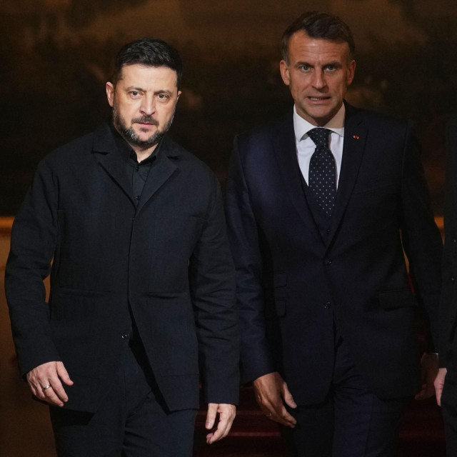 Ukrajinski predsjednik Volodimir Zelenski i francuski predsjednik Emmanuel Macron prije zajedničke konferencije za medije u Parizu, 1. prosinca 2025.
