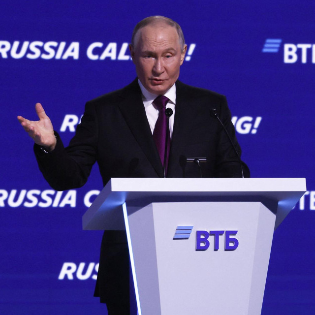 Ruski predsjednik Vladimir Putin govori na forumu ”Russia Calling!” u Moskvi