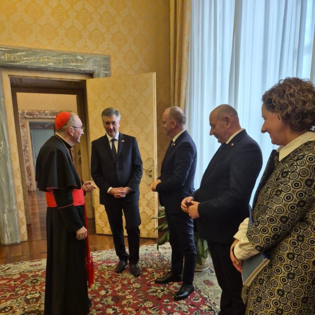 Kardinal Pietro Parolin, premijer Andrej Plenković, ministar Ivan Šipić, ministar Tomo Medved i ministrica Nina Obuljen Koržinek