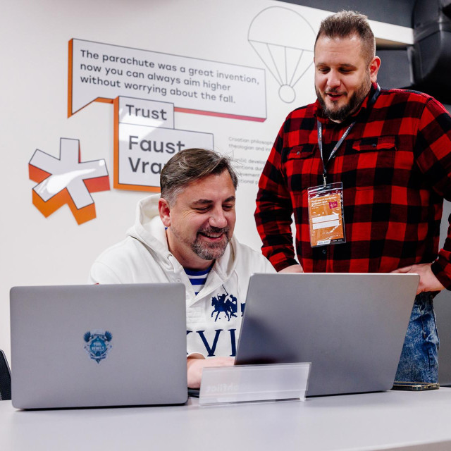 Algebra Bernays ima izravan pristup najnovijim tehnologijama i edukacijskim materijalima