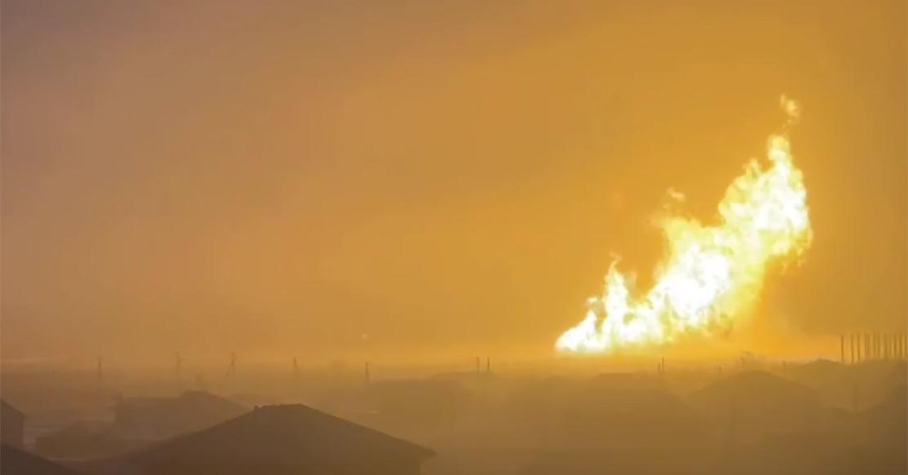 VIDEO Dronovi zasuli ključnu rusku luku, odjekuju eksplozije, stižu snimke: ‘Pogodili su i Rosneftovu rafineriju‘