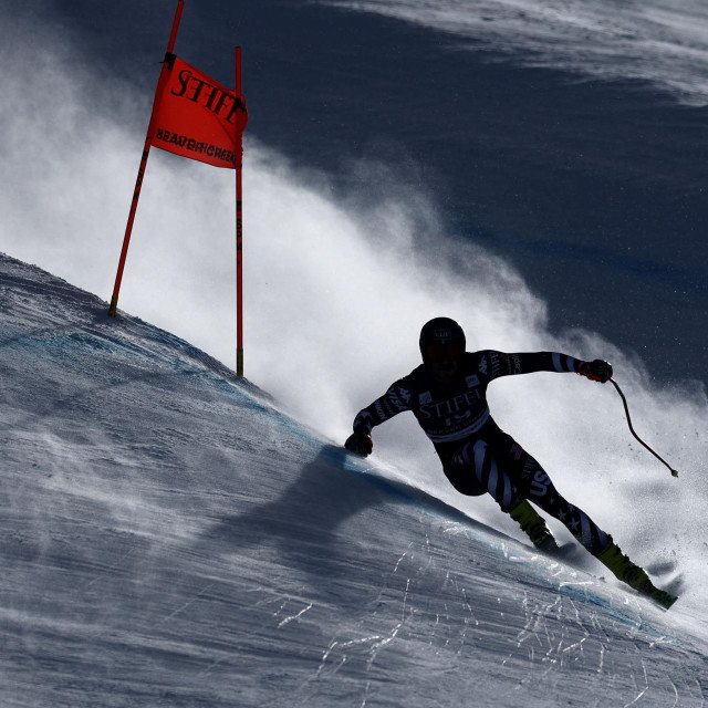 Amerikanad Bryce Bennett na stazi Birds of Prey 