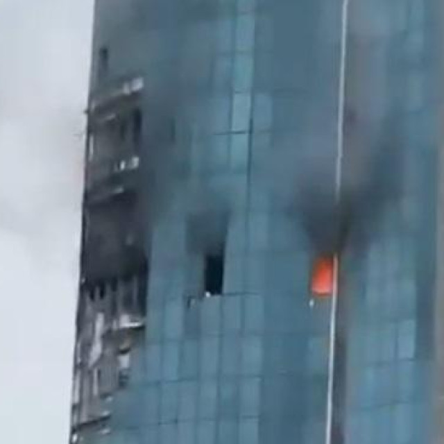 Navodni udar drona u neboder u Grozni Cityju