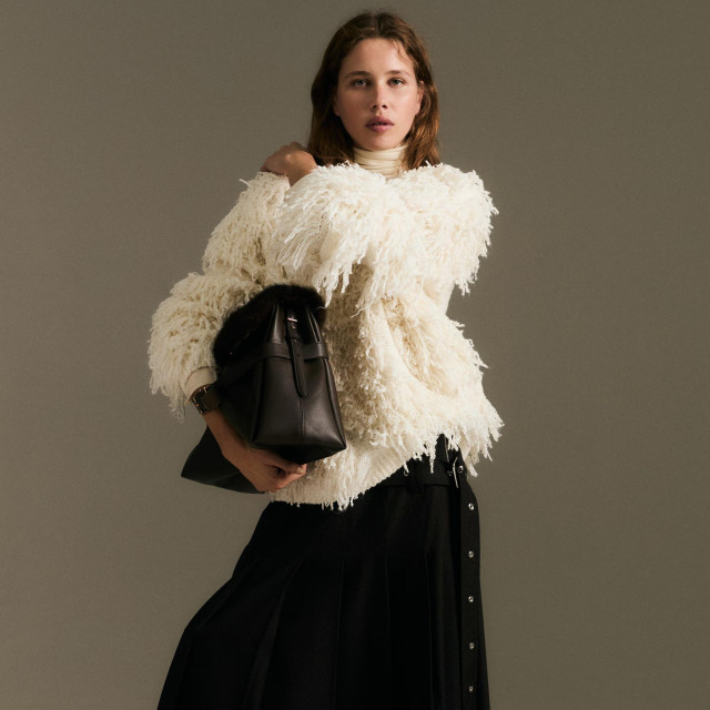 H&M pulover od umjetnog krzna (70 eura)