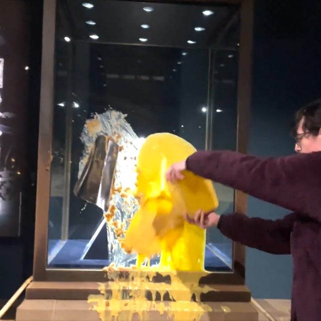 Odgovornost za napad preuzela je skupina Take Back Power, koja sebe opisuje kao „novi nenasilni pokret građanskog otpora“