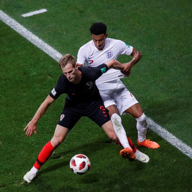 Ivan Strinić protiv Jessea Lingarda