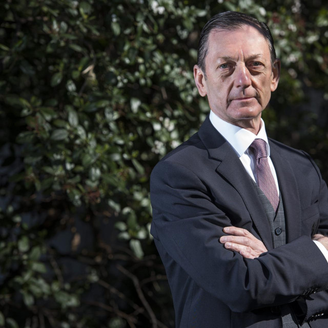 Julije Meštrović: ”Često me zaustavljaju roditelji mojih pacijenata ili odrasli koje sam kao djecu liječio. To su za mene posebni trenuci, a činjenicu da taj naš zajednički susret žele sačuvati fotografijom prihvaćam sa zahvalnošću”