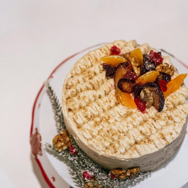 Anamaria Šimićak s nama je podijelila recept za bezglutensku tortu od rogača i oraha