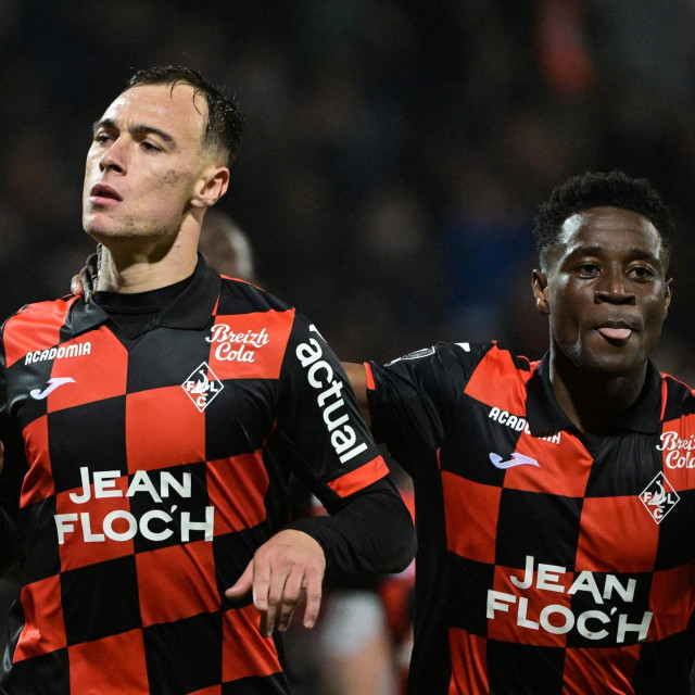 Nogometaši Lorienta slave gol