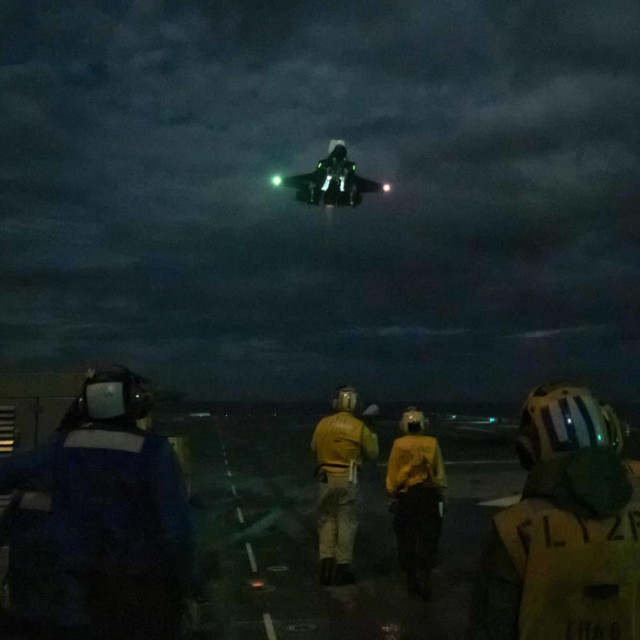 Prizori s amfibijskog napadačkog broda američke mornarice u Južnokineskom moru