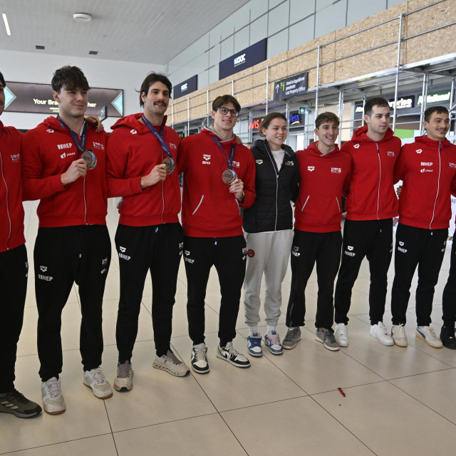 Hrvatska plivačka reprezentacija s EP u 25-metarskikm bazenima u Lublinu, nedostaje Jere Hribar koji je već u SAD