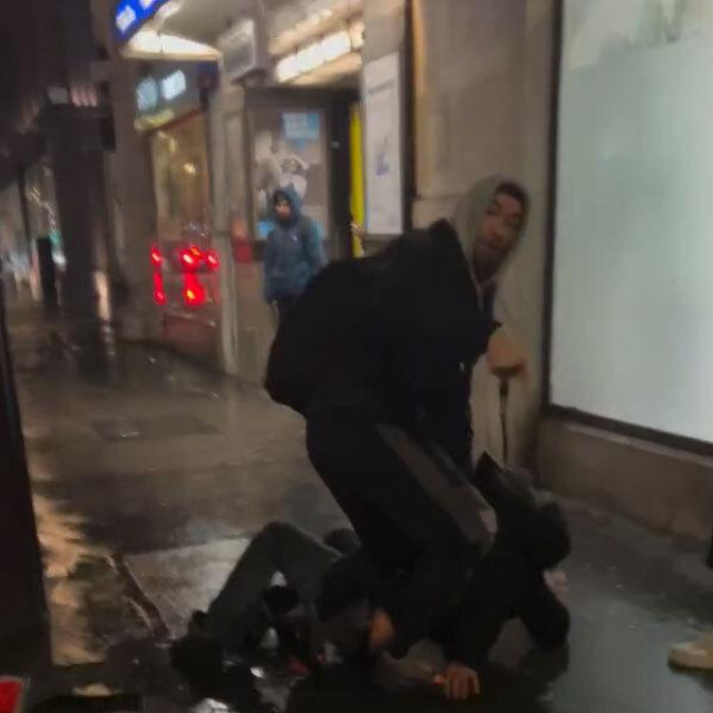 Ivan Skoko je na pod srušio nasilnika