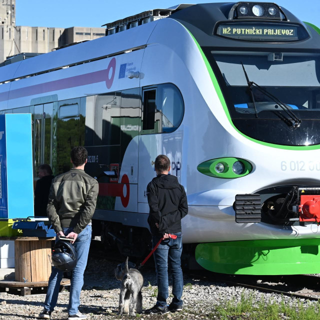 Prvi elektro baterijski vlak u Hrvatskoj, proizveo ga je KONČAR – Električna vozila