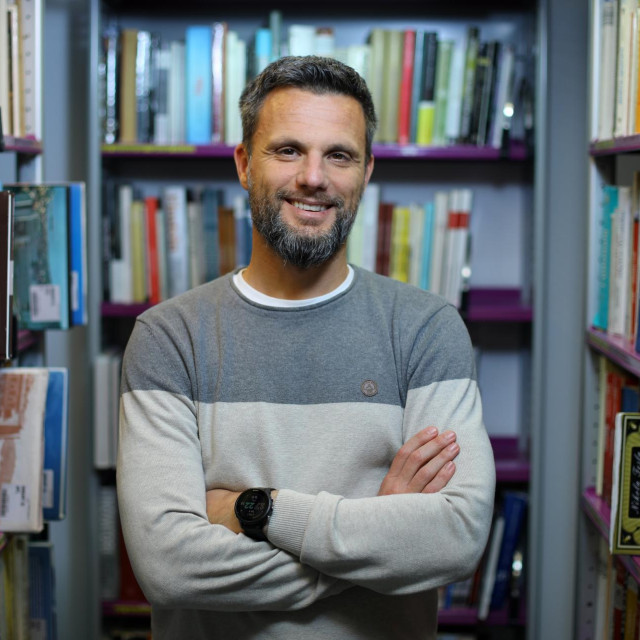 Nebojša Lujanović: ‘Pojedinci koji su nekad u sramu raspravljali na zidiću, ispred kvartovskog dućana, sada su dobili ohrabrenje političke elite u Hrvatskoj‘