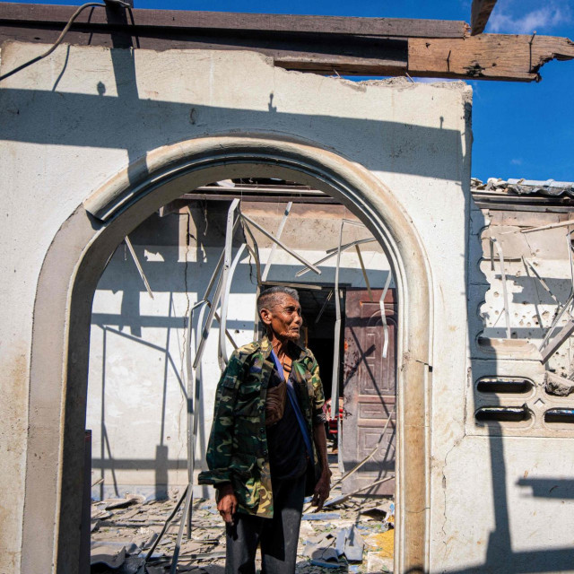 Tajland je vojno nadmoćniji u odnosu na manju susjednu Kambodžu, a deklarirani mu je cilj vojno onesposobiti Phnom Penh
