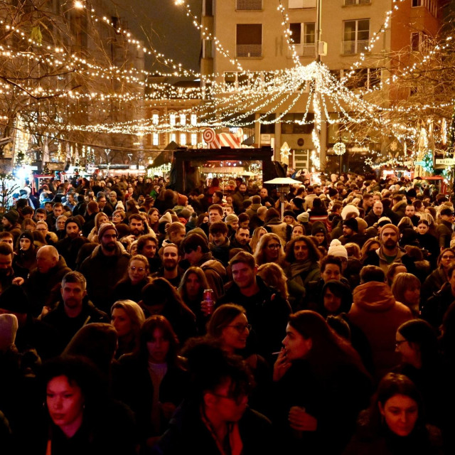 EU Advent 2025 posjetiteljima nudi dobar provod i još bolju glazbu