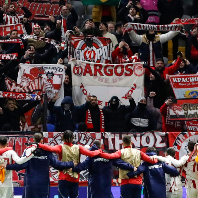 Slavlj Grka nakon pobjede u Astani