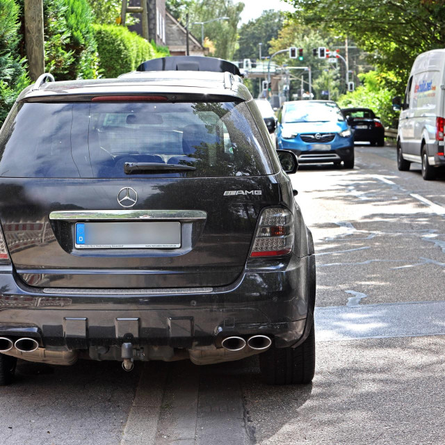 Nepropisno parkiranje, ilustracija