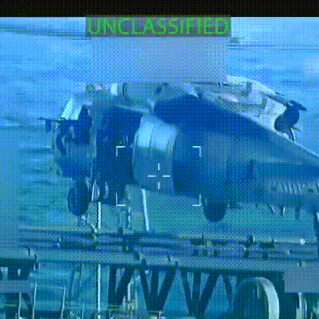 Obalna straža SAD-a upada na tanker 