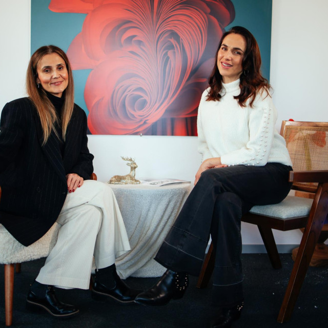 Gloria.
Zagreb, 081225.
Gloria podcast s Marijana Mikulic i Vedrana Carapovic.