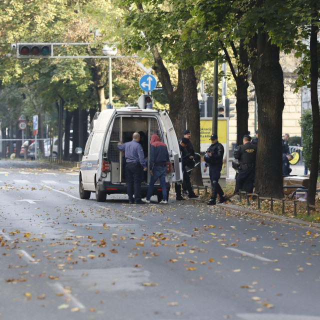 Tučnjava pripadnika Torcide i BBB-ovaca u centru Zagreba
 