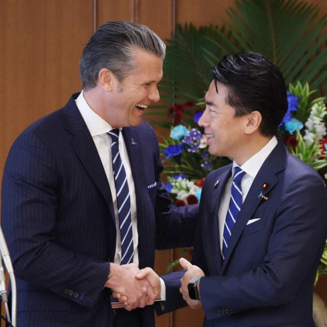 Pete Hegseth i Shinjiro Koizumi
