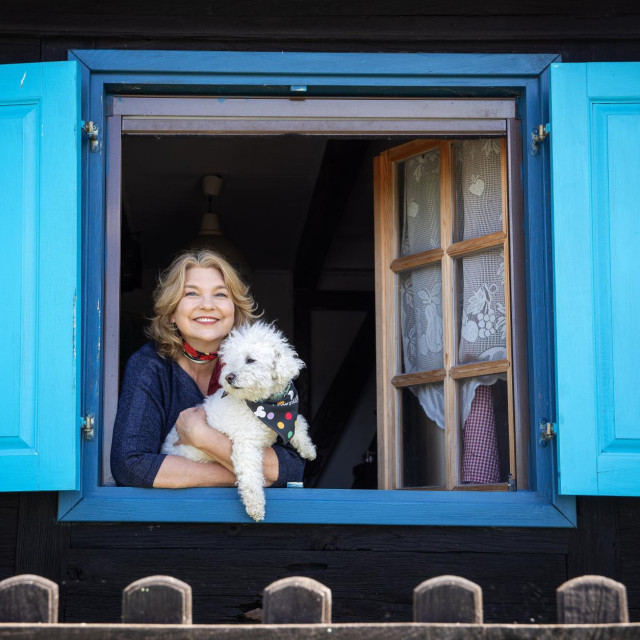 ”Govorili su mi: ‘Vidjet ćeš kad postaneš baka, to ti je nešto sasvim drugo.‘ Mislila sam, pričaju koješta...”, kaže Karmela Vukov-Colić