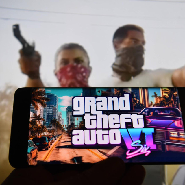 Za razliku od videoigara, koje se optužuje za poticanje nasilja, Houser smatra da su društvene mreže i umjetna inteligencija daleko opasniji