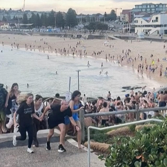 Napad na plaži Bondi u Sydneyu