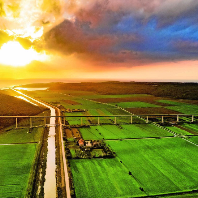 Most Mirna, Istarski ipsilon