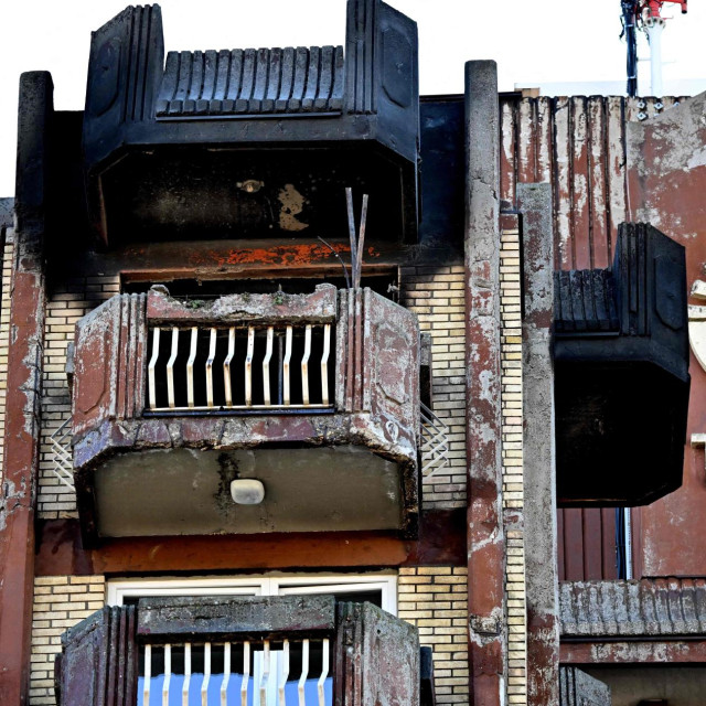 Vatra je 4. studenoga izbila na višim katovima zgrade doma umirovljenika, a svi nastradali bili su smješteni na odjelu za teško pokretne osobe