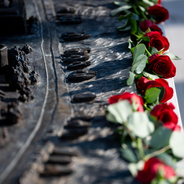 Ruže za ubijene žene