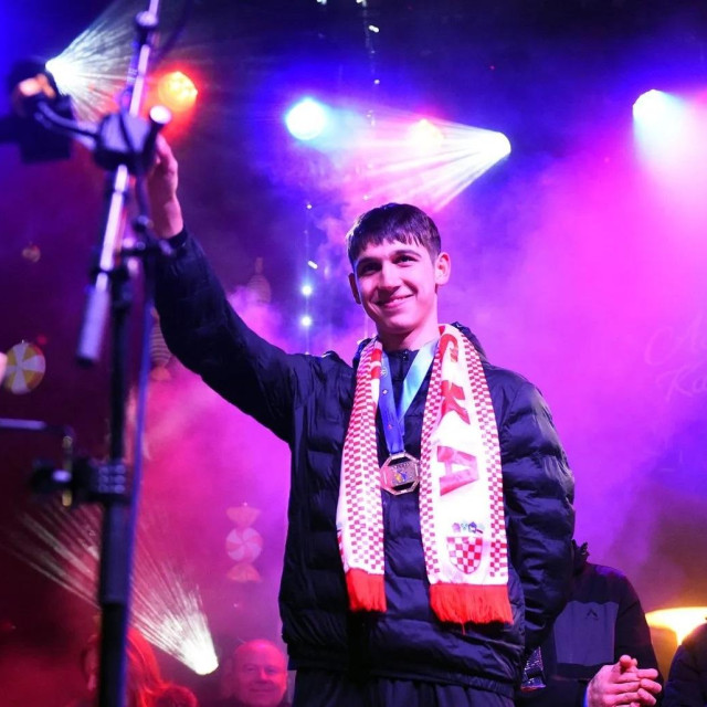 Oscar Kovačić na dočeku u Karlovcu