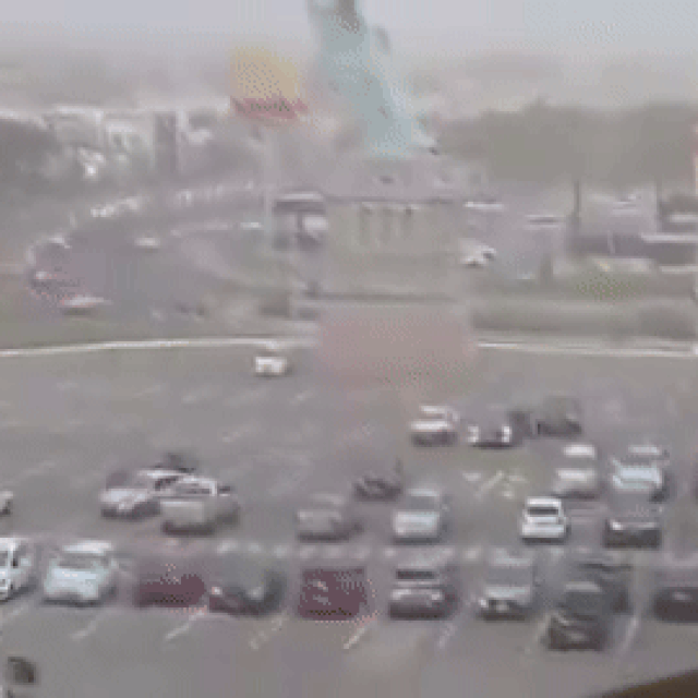 Oluja srušila Kip slobode