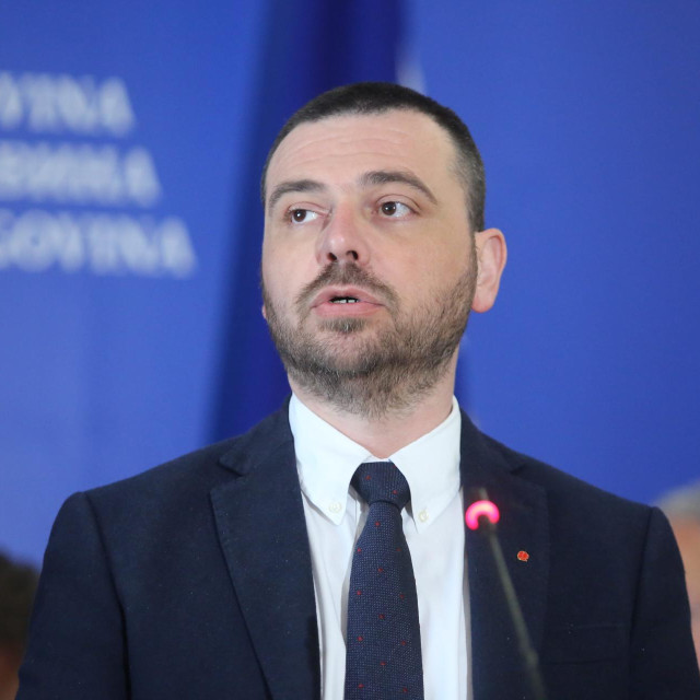 Saša Magazinović ocijenio je kako se ovime dovode u pitanje dobrosusjedski odnosi