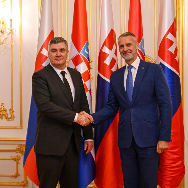 Predsjednik Republike Zoran Milanović boravi u službenom posjetu Slovačkoj Republici gdje se sastao sa slovačkim predsjednikom Peterom Pellegrinijem