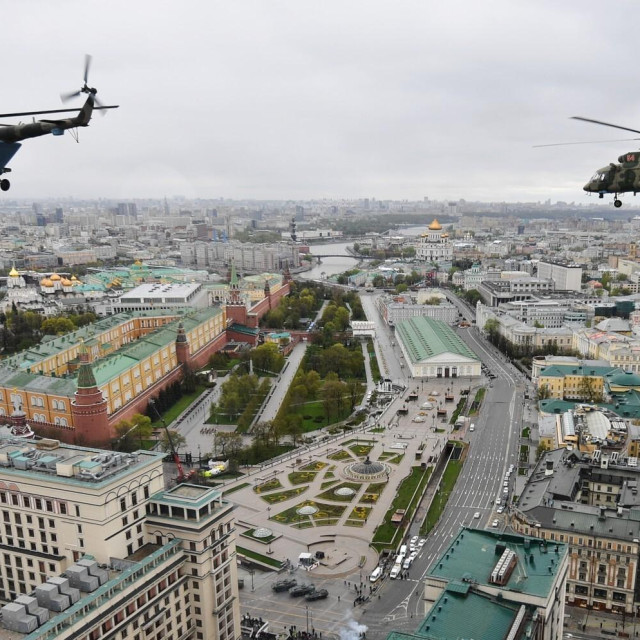 Pogled na Moskvu i Kremlj