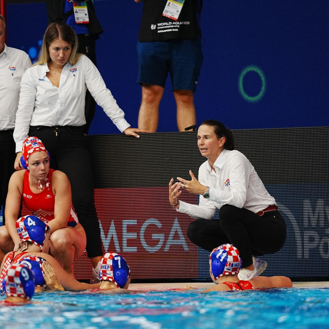 Izbornica Mia Šimunić sa svojim igračicama na SP u Singapuru minulog ljeta