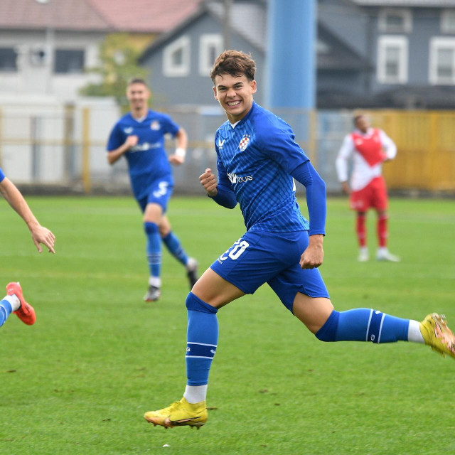 Ilustracija: Patrik Horvat u proslavi pogotka