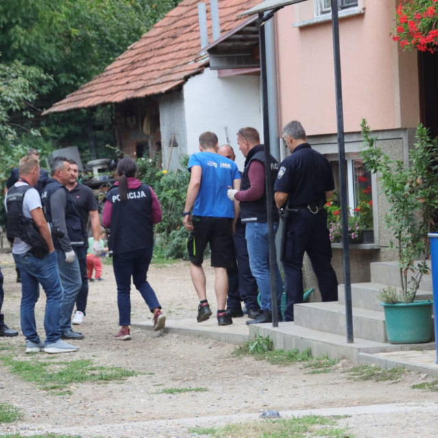 Policija u kući osumnjičenog u Maloj Subotici, rujan 2025.